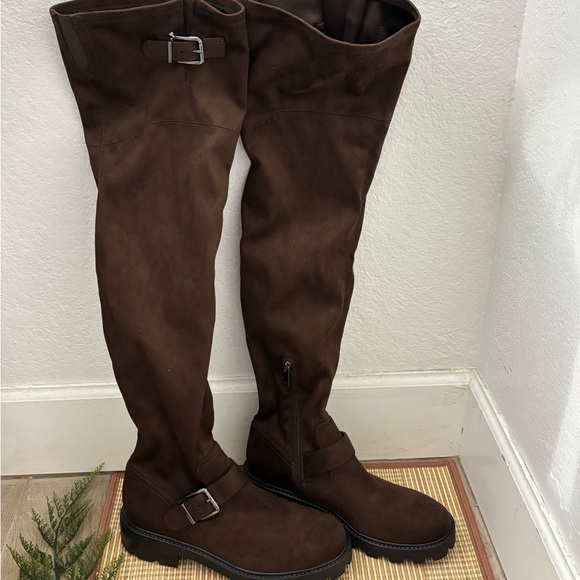 Marc Fisher LTD GANVEN Over The Knee High Boot Size: 8.5M